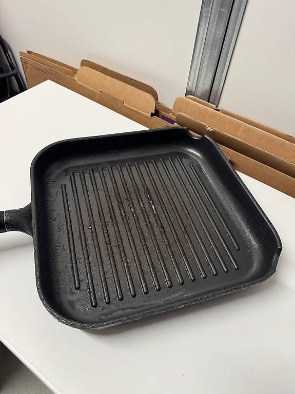 Padelle: Grillpfanne Quadratisch – Usato da Schübelbach venduto da Rahnmont 1