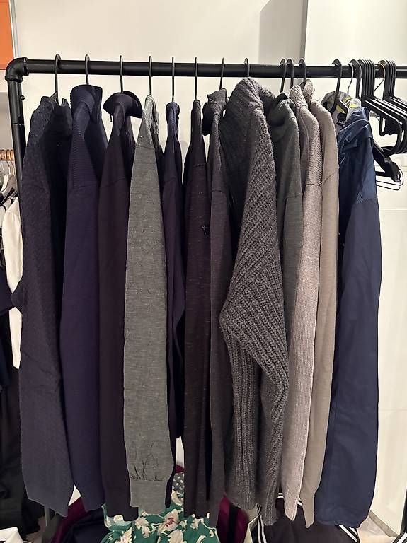 Kleiderpakete: Herrenpullover Paket Brands Grösse L – Gebraucht aus Unterägeri von mar_96hk