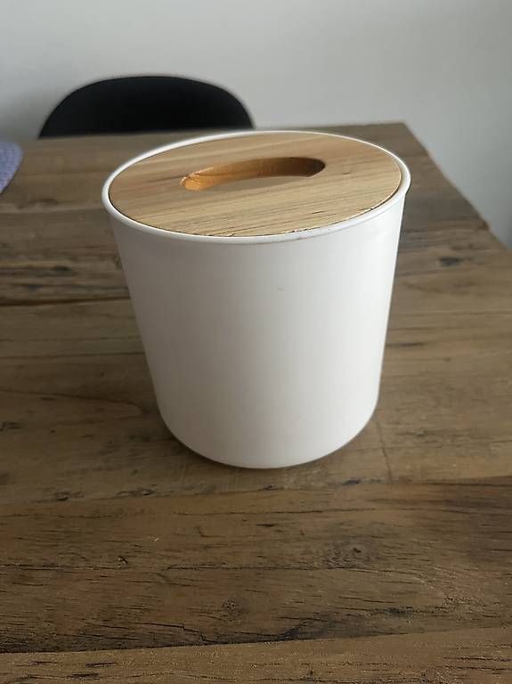 Recipients et similaires: Taschentuchbox Aufbewahrungsbox – D'occasion à Zürich par piruet18