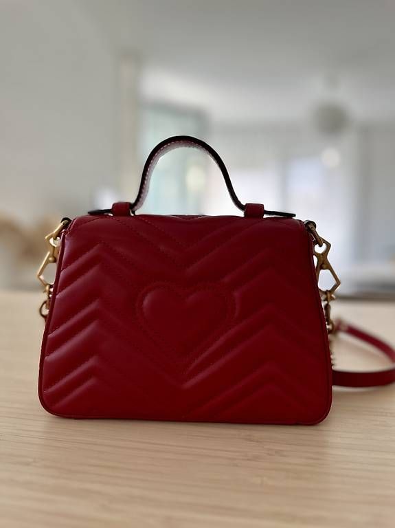 Gucci Borse da donna: Gucci Marmont Tasche rot – Usato da Gränichen venduto da Adero 1