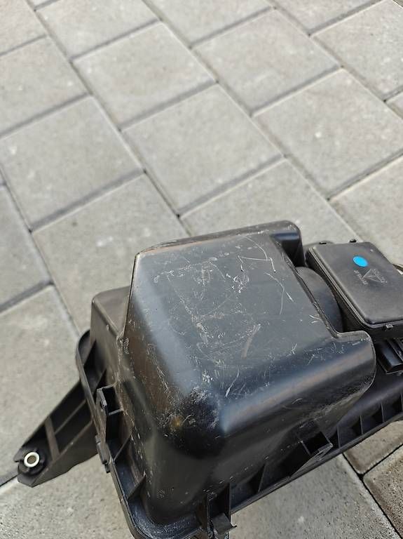 Mazda Tutti pezzi di ricambio auto: Mazda MX-5 NBFL Luftfilterkasten – Usato da Rubigen venduto da Berti0531 1