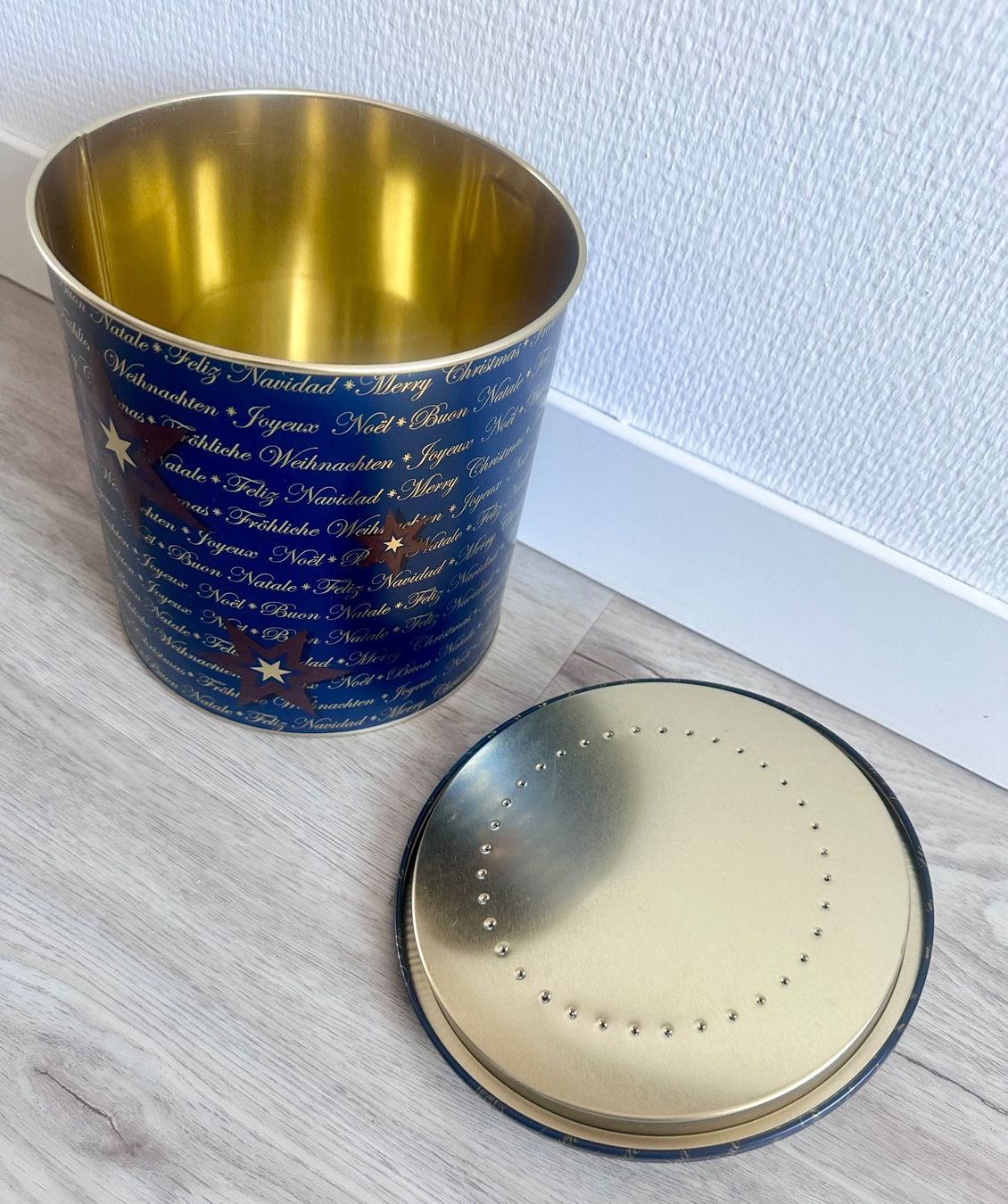 Tutte le decorazioni: Blechdose Keksdose mit Knauf Guezlidose blau gold – Usato da Rickenbach b. Wil venduto da sunneschii_ 2