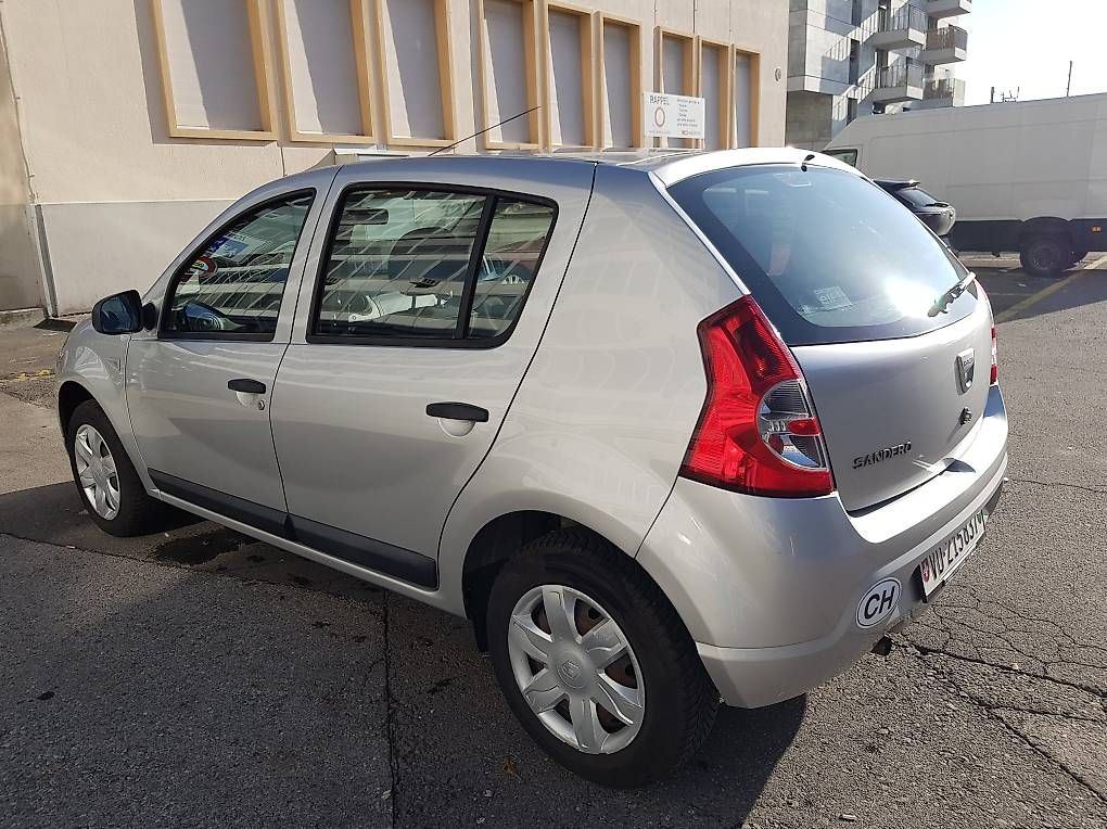 Dacia Automobili: Voiture de tourisme – Usato da Lausanne venduto da M.RAD