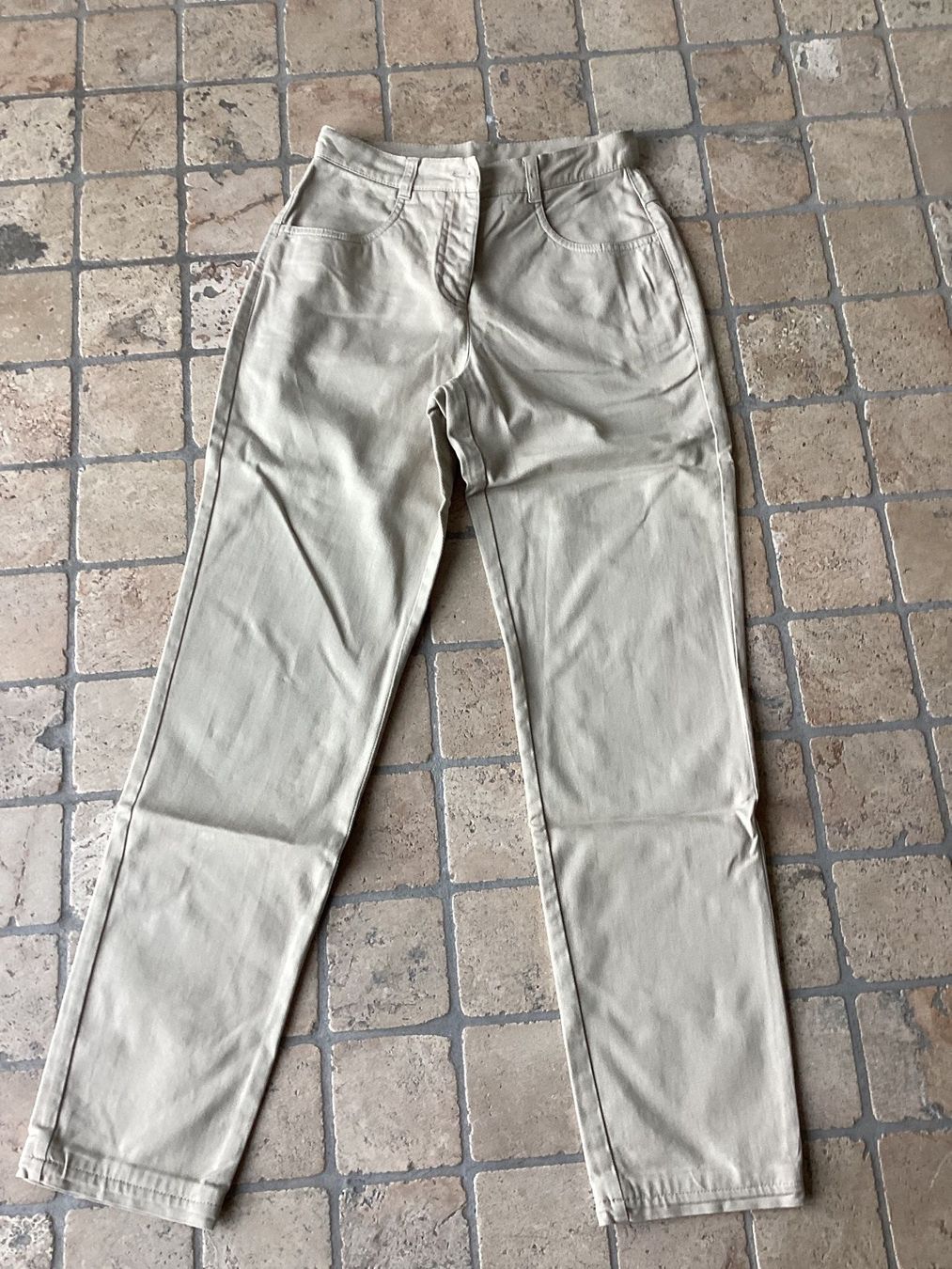 Pantaloni: Leichte Hose, beige, Gr. 36 – Usato da Mörschwil venduto da Monzar