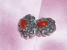 paire de boucles d'oreilles à clip en argent corail ancien