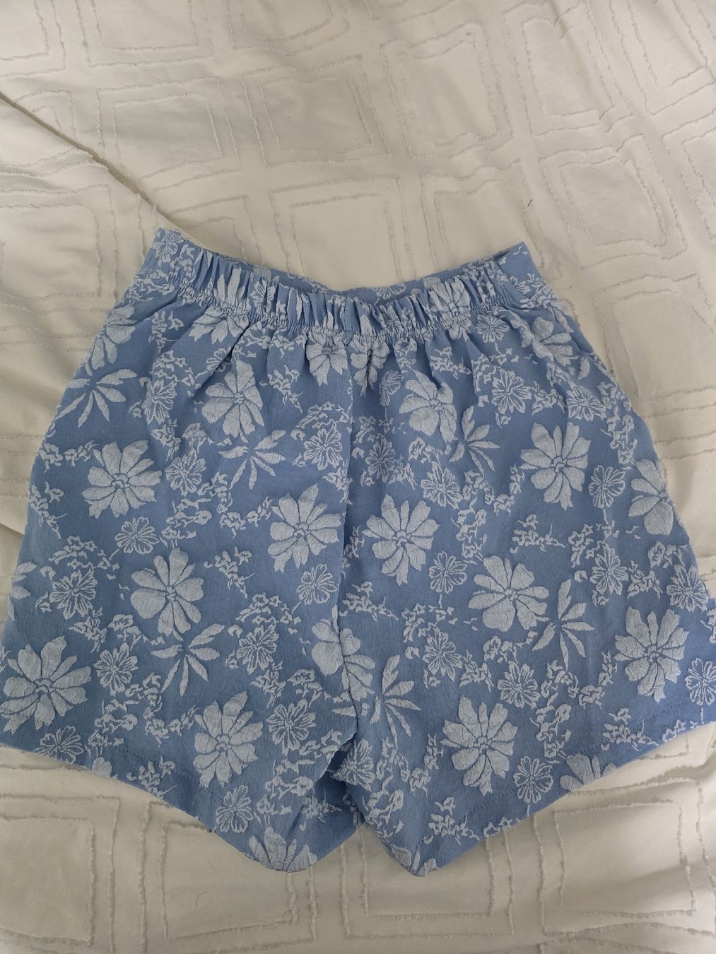 Pantaloni: Blue Floral Pattern Shorts  – Nuovo (secondo la descrizione) da Hombrechtikon venduto da moonwaterqueen 1
