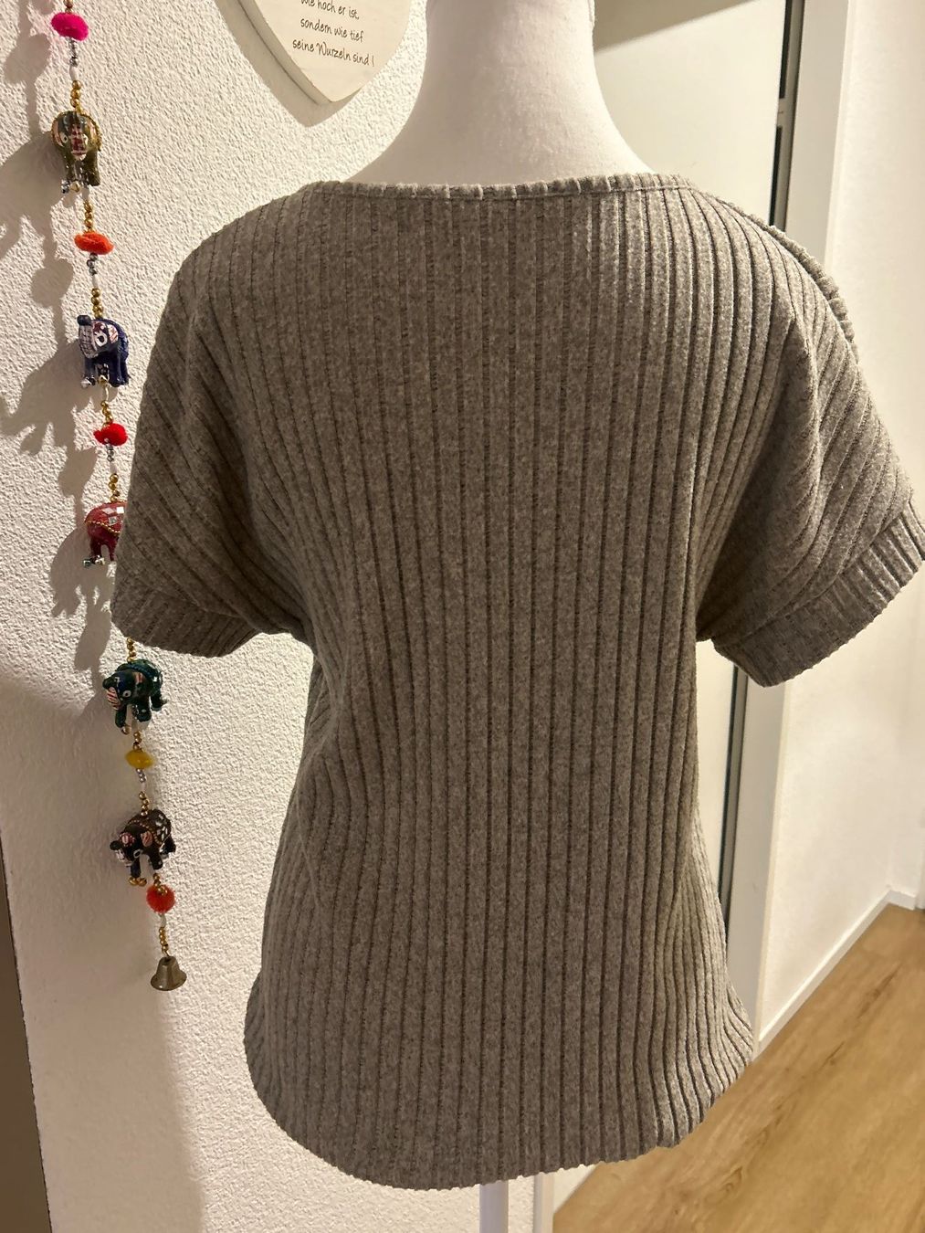 Pullover & Sweatshirts: Damen Kurzarm Pullover Rippenstrick oliv /grau Grösse M – Gebraucht aus Brunnen von Nala2929 5
