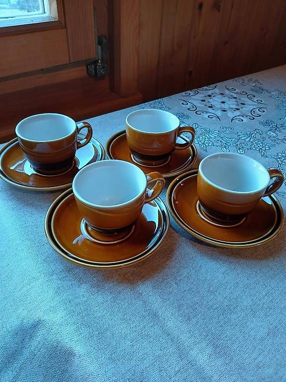 Tassen: Set di tazzine e piattini – Gebraucht aus Lumino von ghi_x8jl 2