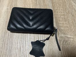 Schwarzes Portemonnaie aus Leder, von Pieces,  ganz neu