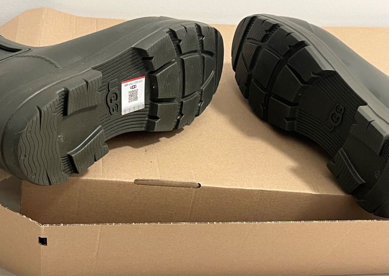Ugg Scarpe da donna: Ugg Gummistiefel, Gr. 40, Olivgrün – Nuovo (secondo la descrizione) da Zürich venduto da mco_nd92 3