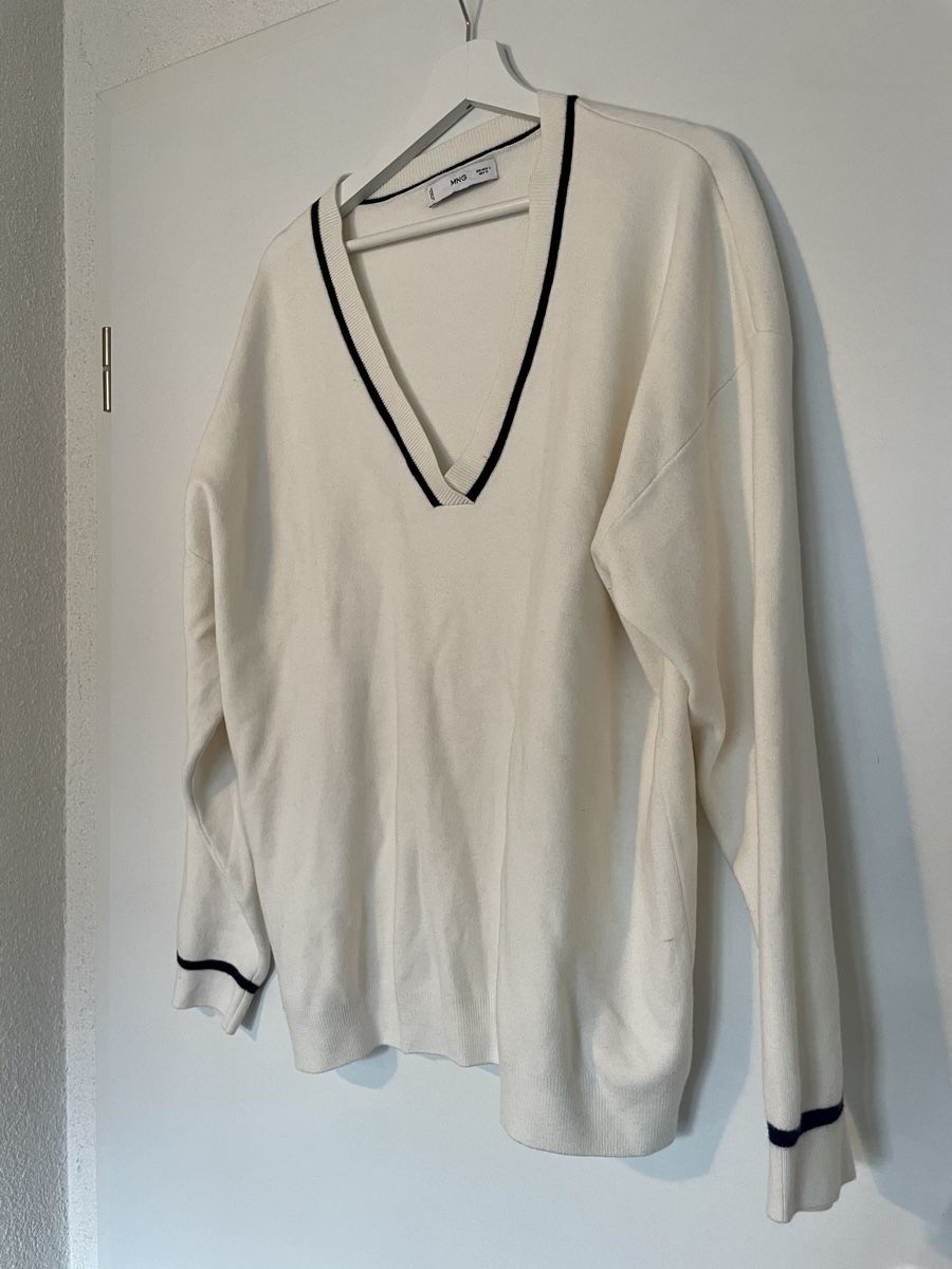 Mango Pulls & Sweat-shirts: Mango White Sweater, Size L – Neuf (Voir description) à Roche VD par closetcleanse 1