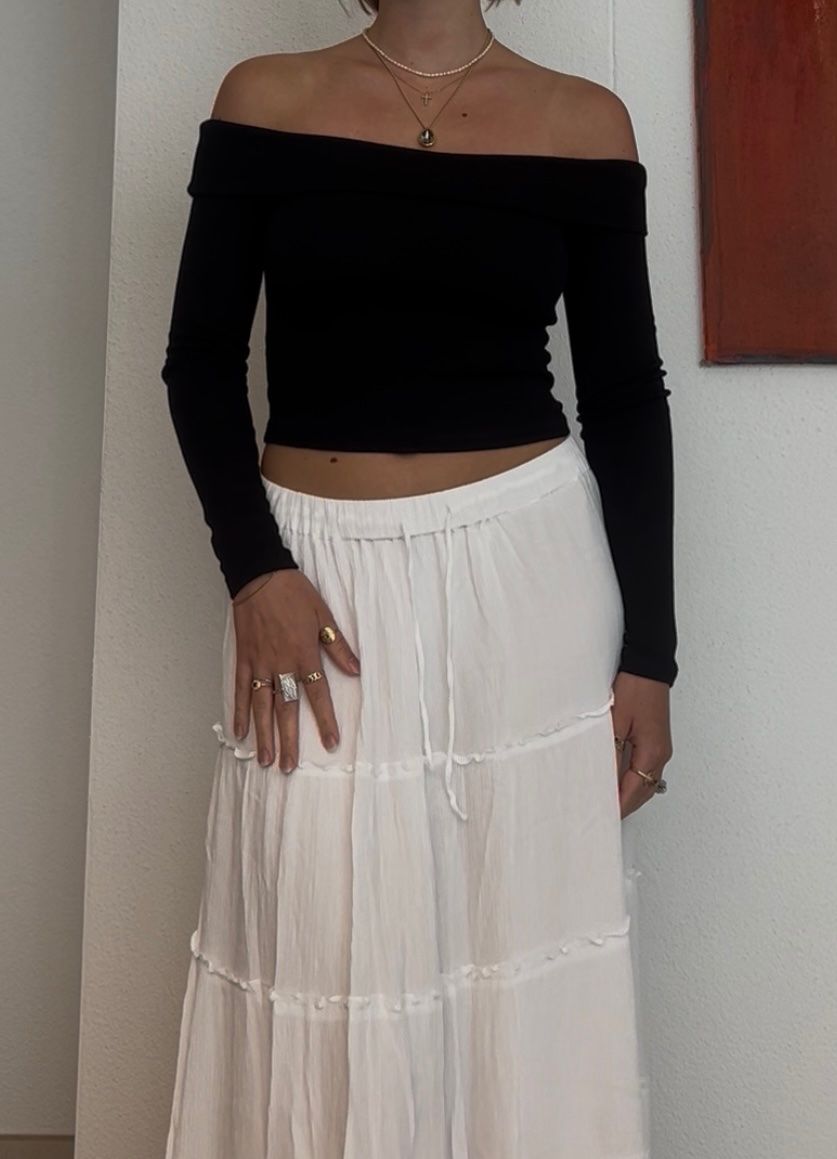 Bershka Top: Off-shoulder langarm Top – Nuovo (secondo la descrizione) da Embrach venduto da sel_tm6y