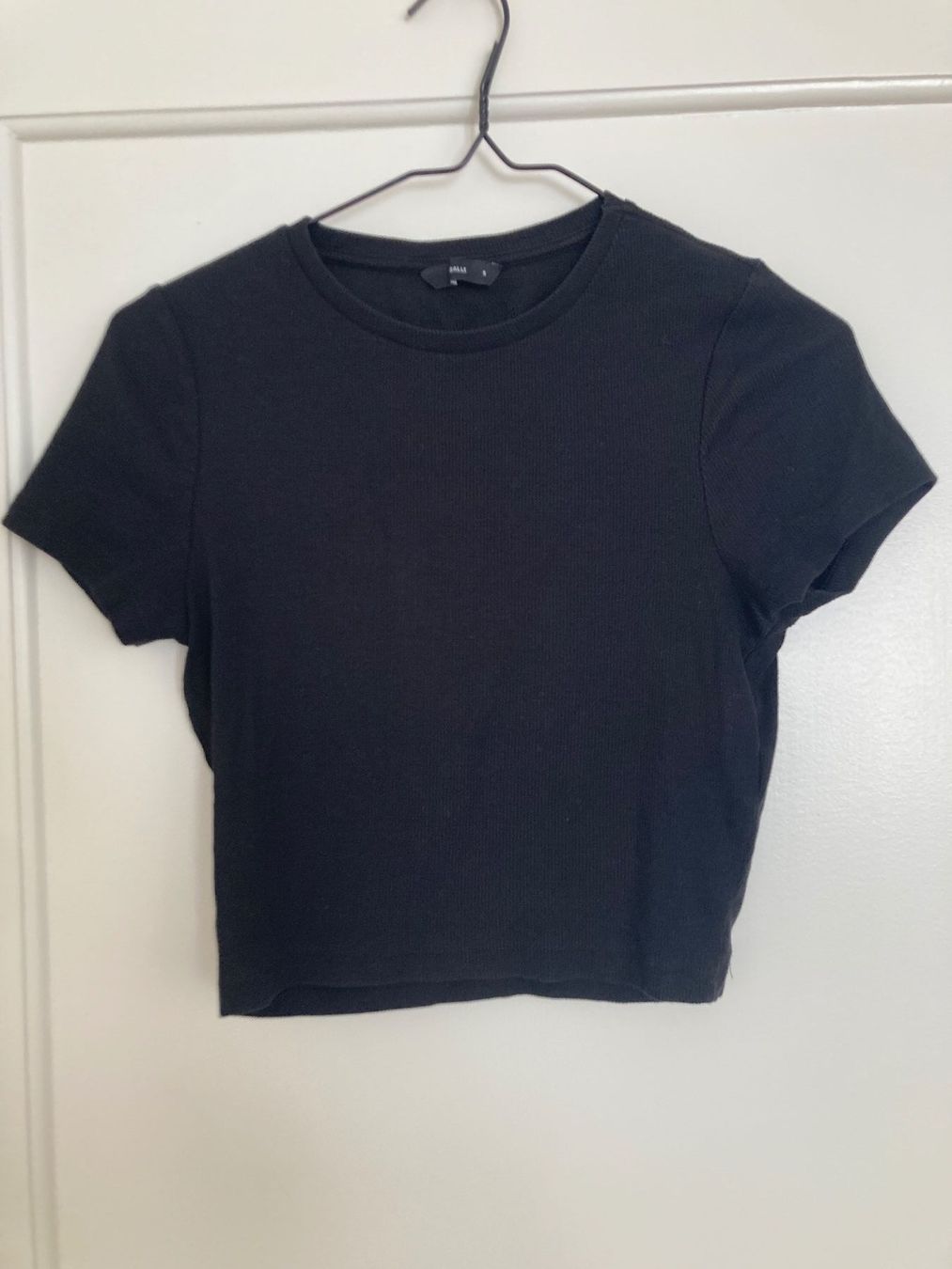 T-shirt: Croptop schwarz – Usato da Zürich venduto da vesieber