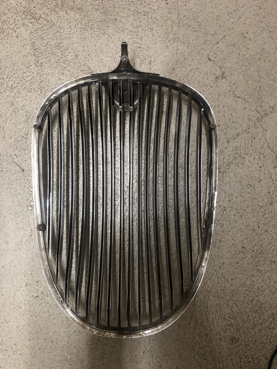 Jaguar Tutti pezzi di ricambio auto: Kühlergrill Jaguar MK2 – Usato da Eschenbach SG venduto da Gthom 1
