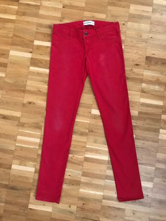 Hose von Abercrombie rot stretch, Alter 16 slim, Grösse 25