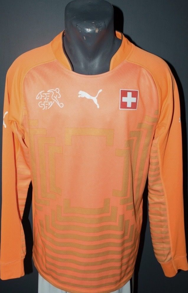 Puma Leibchen & Hosen: Maillot gardien équipe Suisse 2014 M – Neu (gemäss Beschreibung) aus Grancy von arn_lmj6