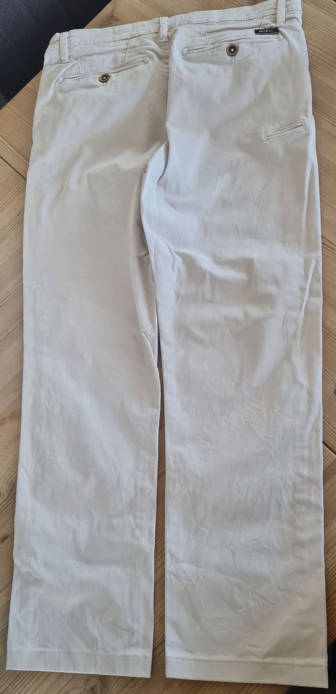 Guess Hosen: Hose Guess Regular fit Junge Gr 158/170 – Gebraucht aus Beinwil Freiamt von tafa8 1