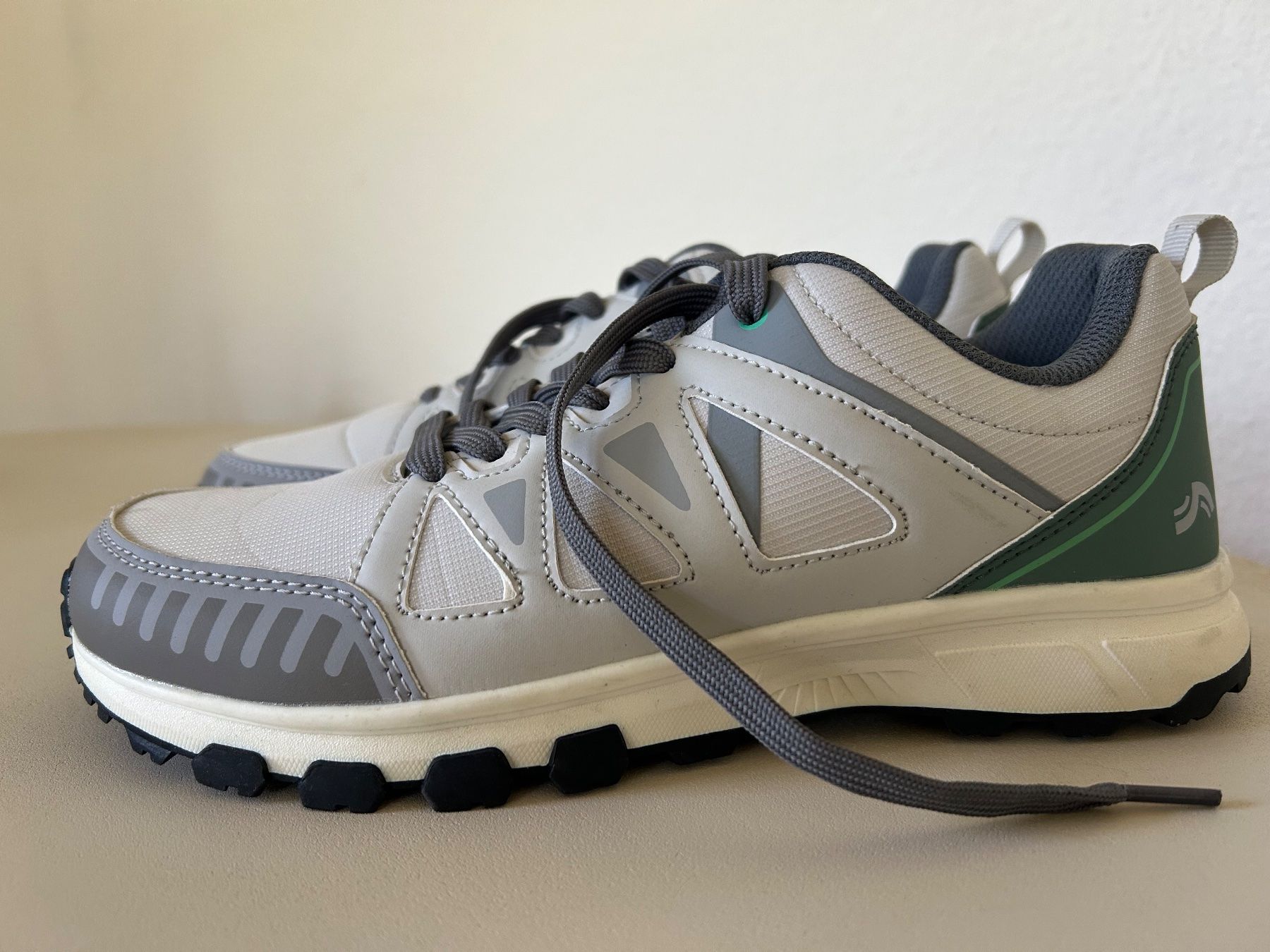 Scarpe da uomo: 1 mal getragene Trekkingschuhe von Crivit Gr. 39 – Nuovo (secondo la descrizione) da Rorschacherberg venduto da Svebe 2