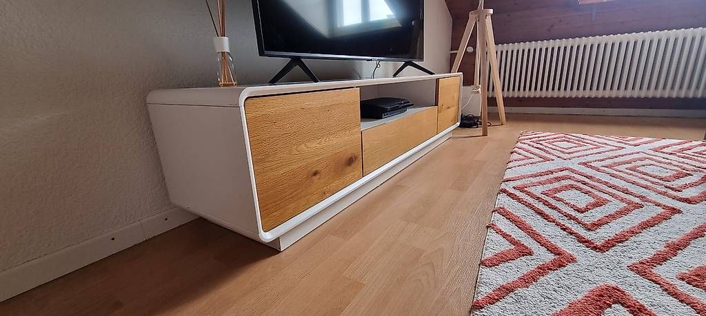 Mobili TV: TV Möbel weiss mit Eiche – Usato da Bern venduto da nic_9w29 1