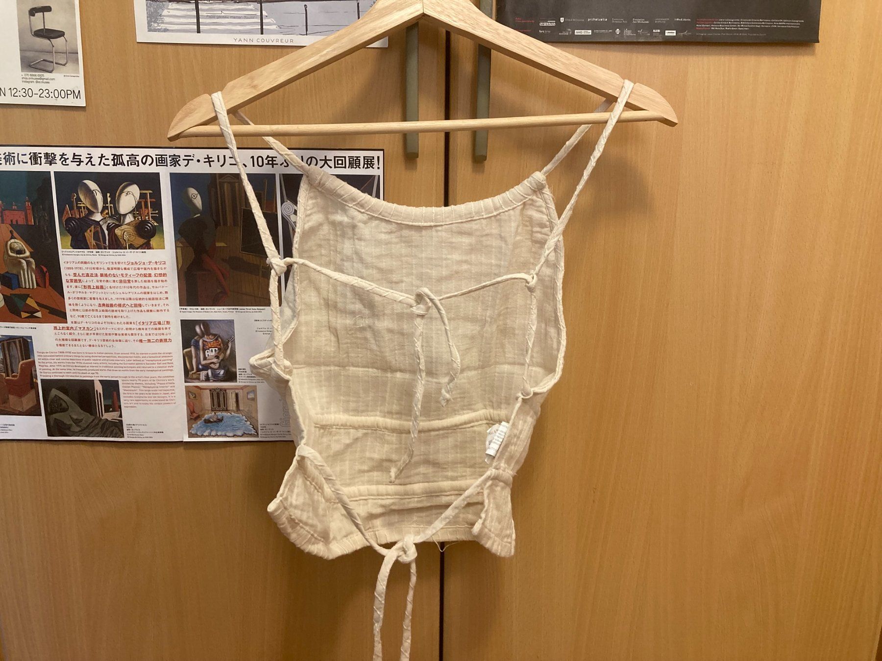 Camicette, T-shirt & Top: Top senza maniche beige con lacci e schiena aperta – Usato da Locarno venduto da fra_sb7j 1