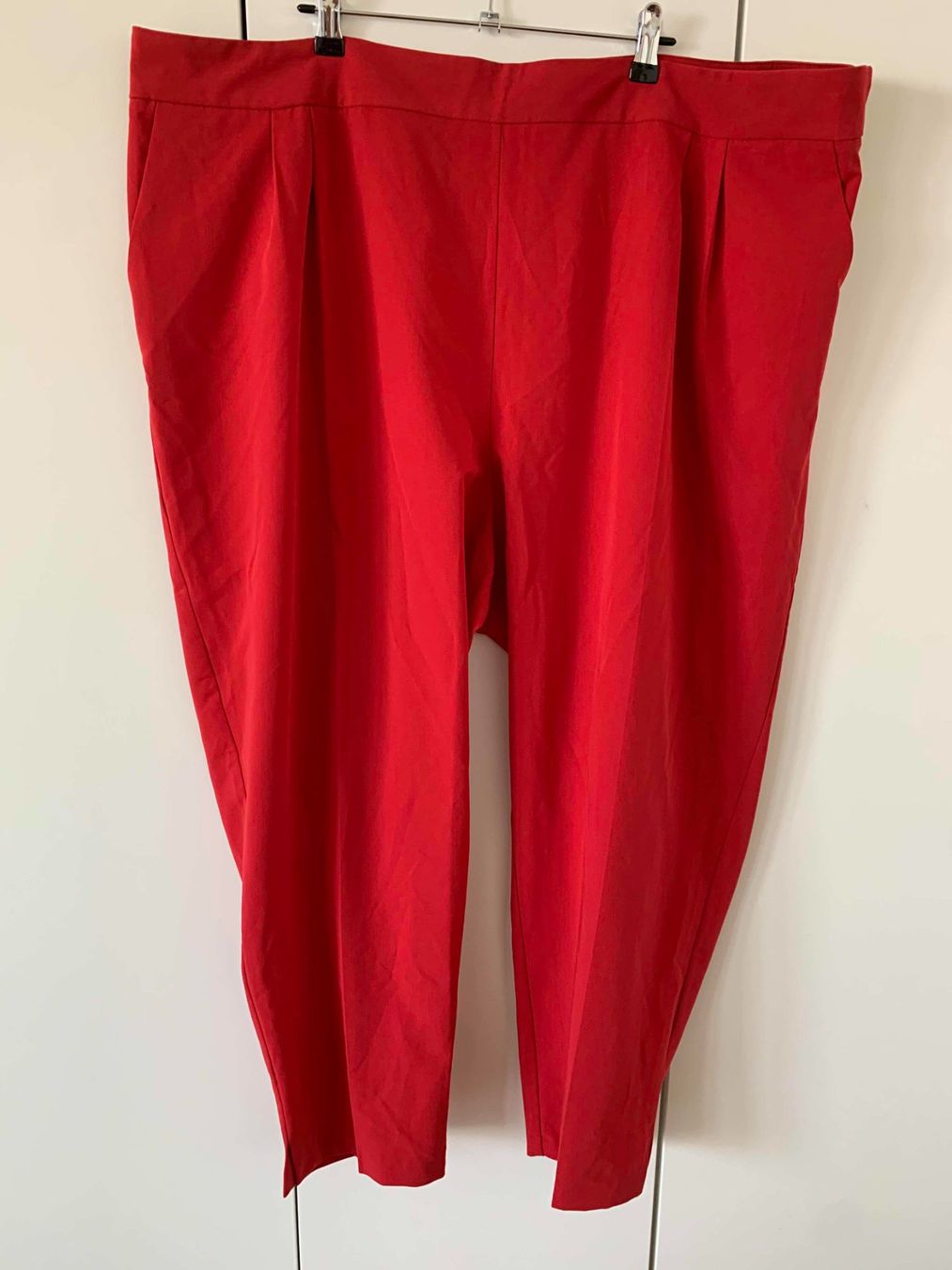 Asos Pantaloni: Rote Hose EUR 54 – Usato da Thalwil venduto da san_685y