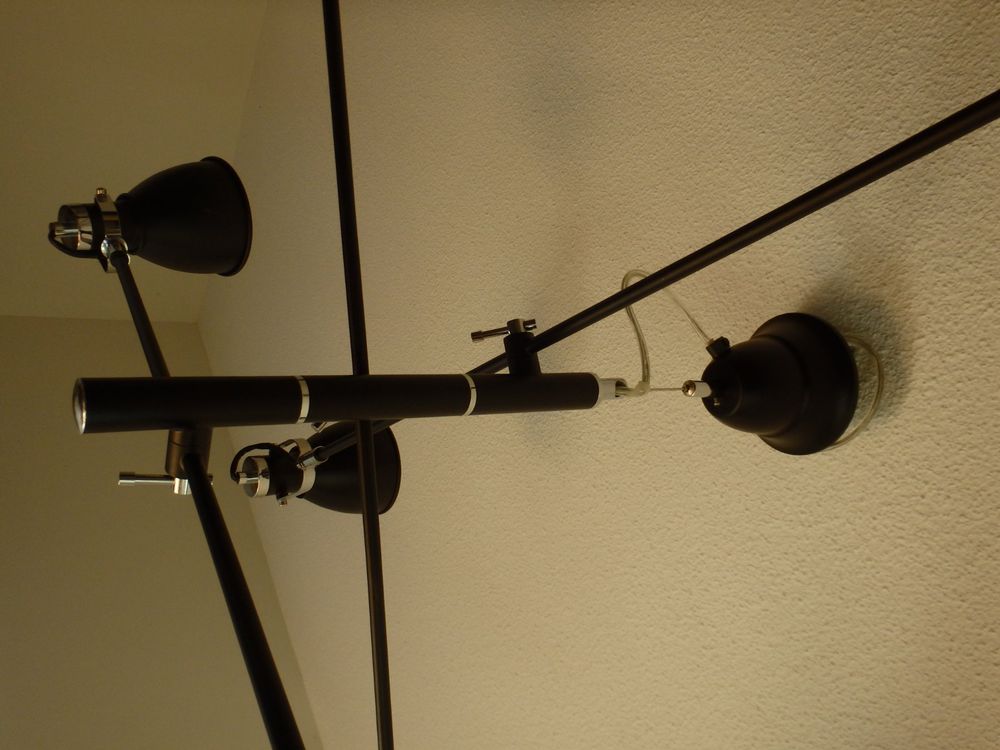 Ikea Lustres & lampes de plafonds: schwarze mit 6 schwenkbaren Spots IKEA Deckenlampe – D'occasion à Schöfflisdorf par pullux 5