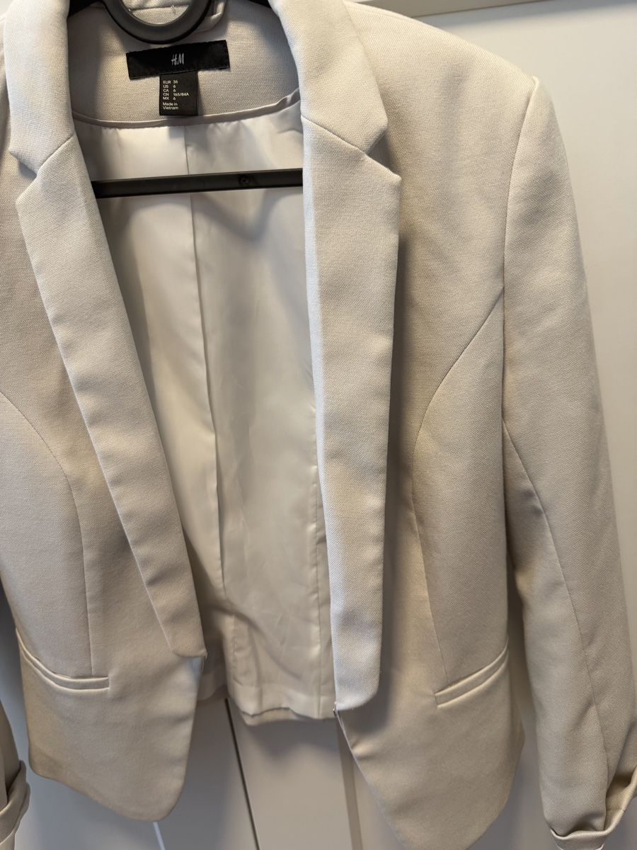 H&M Jacken: H&M Blazer, Gr. 36, beige hell grau, Top Zustand – Gebraucht aus Bassersdorf von Sandy456 4