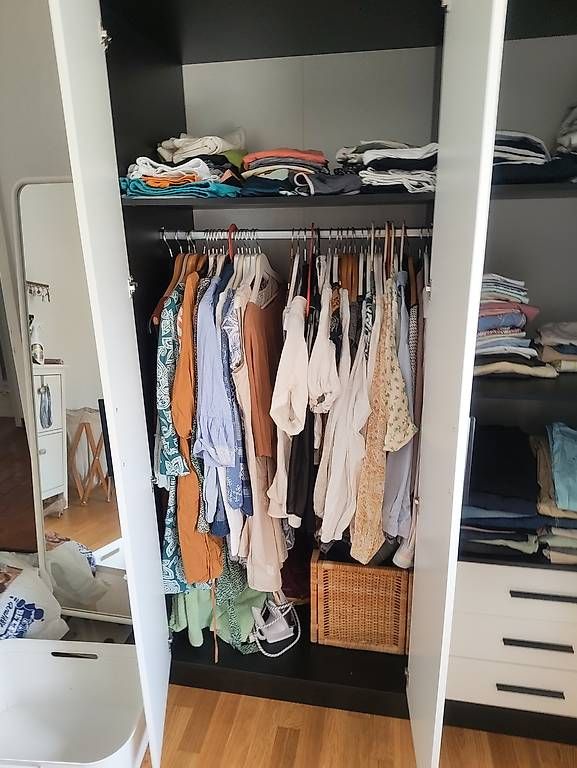 Schränke: Kleiderschrank schwarz-weiss – Gebraucht aus Münchenstein von CoraJ 2