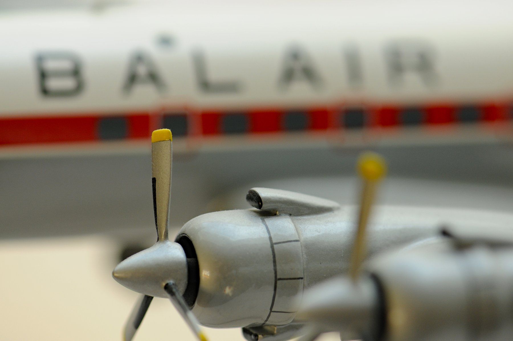 McDonnell Douglas Kit di modellismo & Modellini statici: Modellflugzeug BALAIR DC-6B - HB-IBS – Usato da Oberneunforn venduto da RaphaelMoser 5