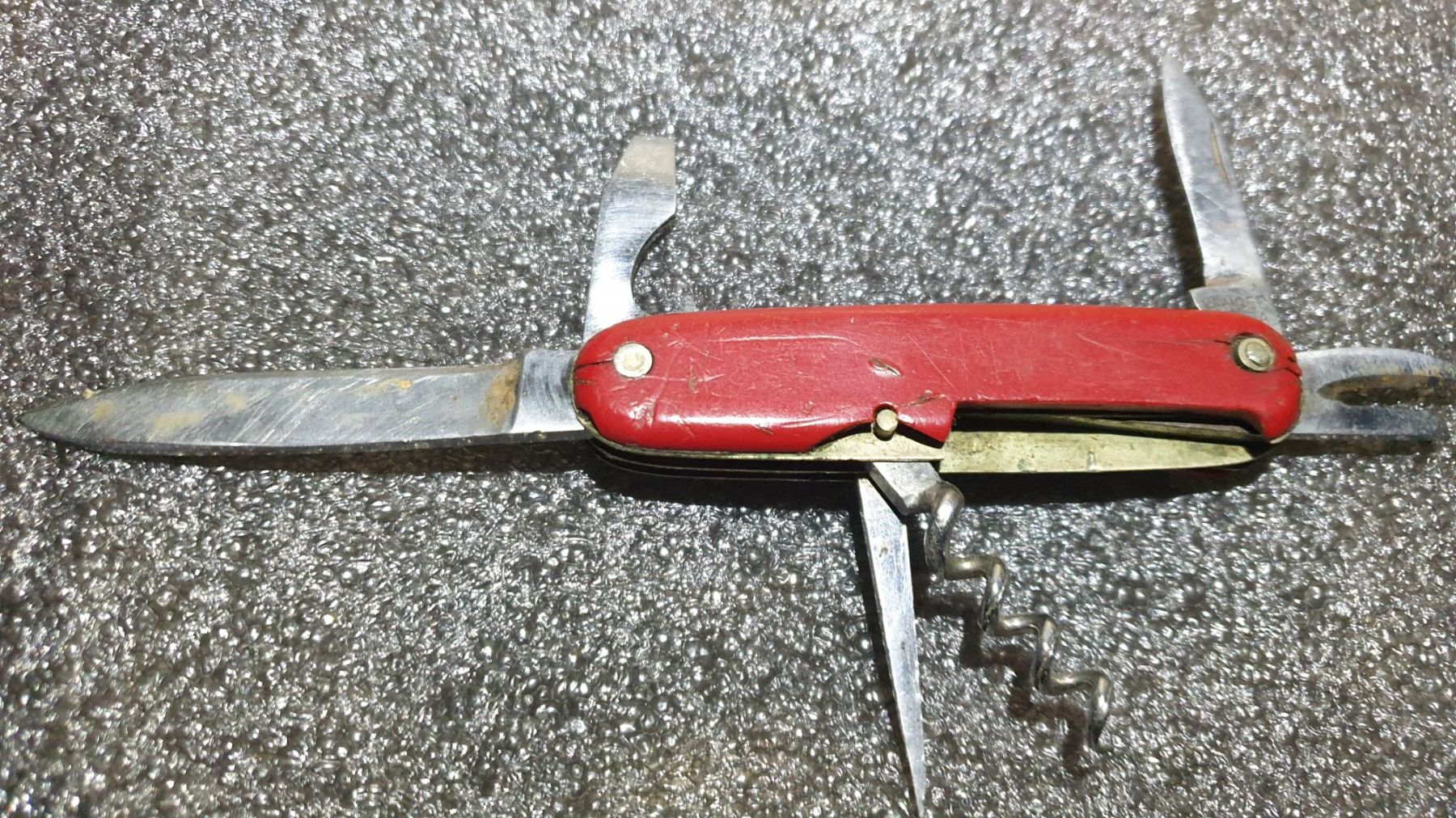 Wenger Coltelli tascabile: Wenger Alt Rot Sackmesser Tahara – Usato da Val D Illiez venduto da SnowRoof 3