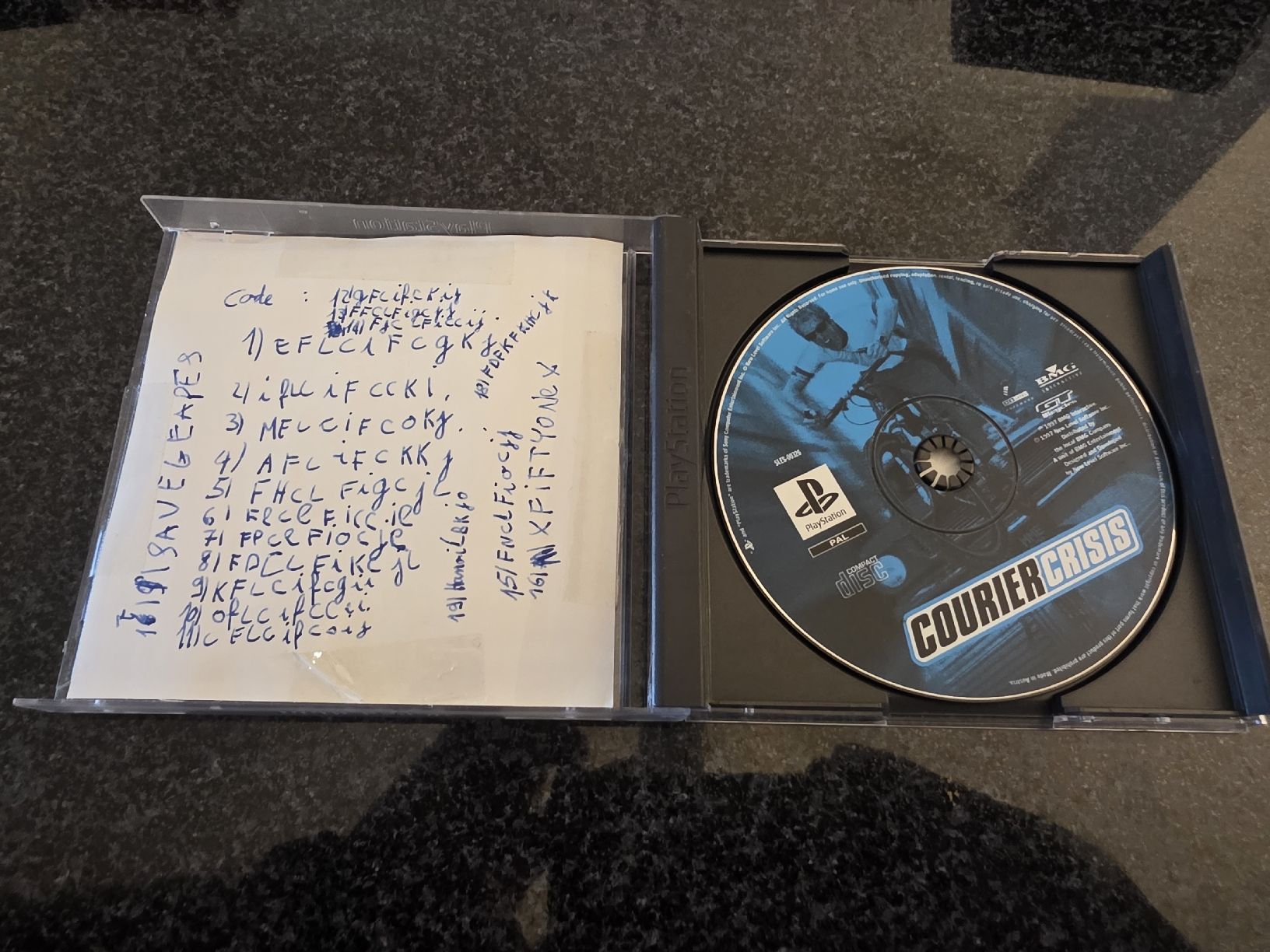 Spiele: Courier Crisis PS1 – Gebraucht aus Chavornay von Crash37 2