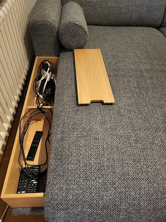 Sofas: Einjähriges Sofa mit Récamiere – Gebraucht aus Thun von schoscho94 2