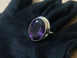 Ring mit facettiertem Amethyst
