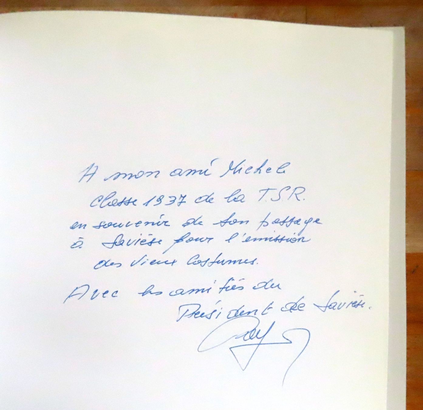Libri: Savièse – Usato da Le Locle venduto da LibrairieLaBergerie 1