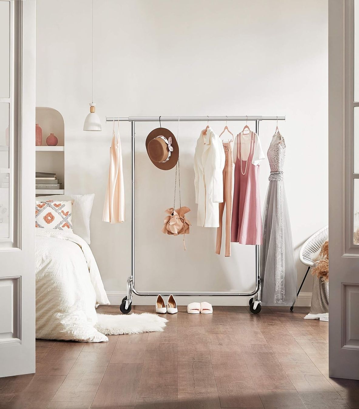 Guardaroba: Kleiderständer, 2er Set, Kleiderstangen mit Rollen – Nuovo e nell'imballaggio originale da Bülach venduto da StoreInShop.com 1