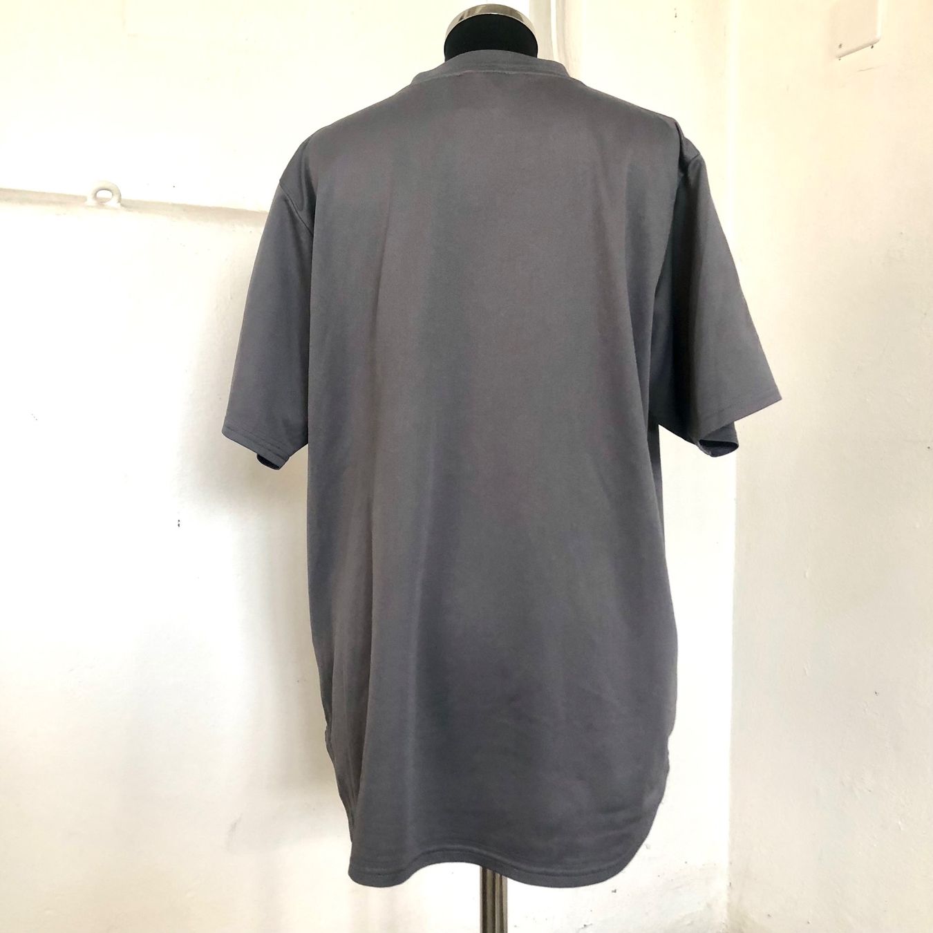 Nike Leibchen & Hosen: Vintage Nike Trikot, Grösse XL – Gebraucht aus Brienz BE von Kokolea84 2