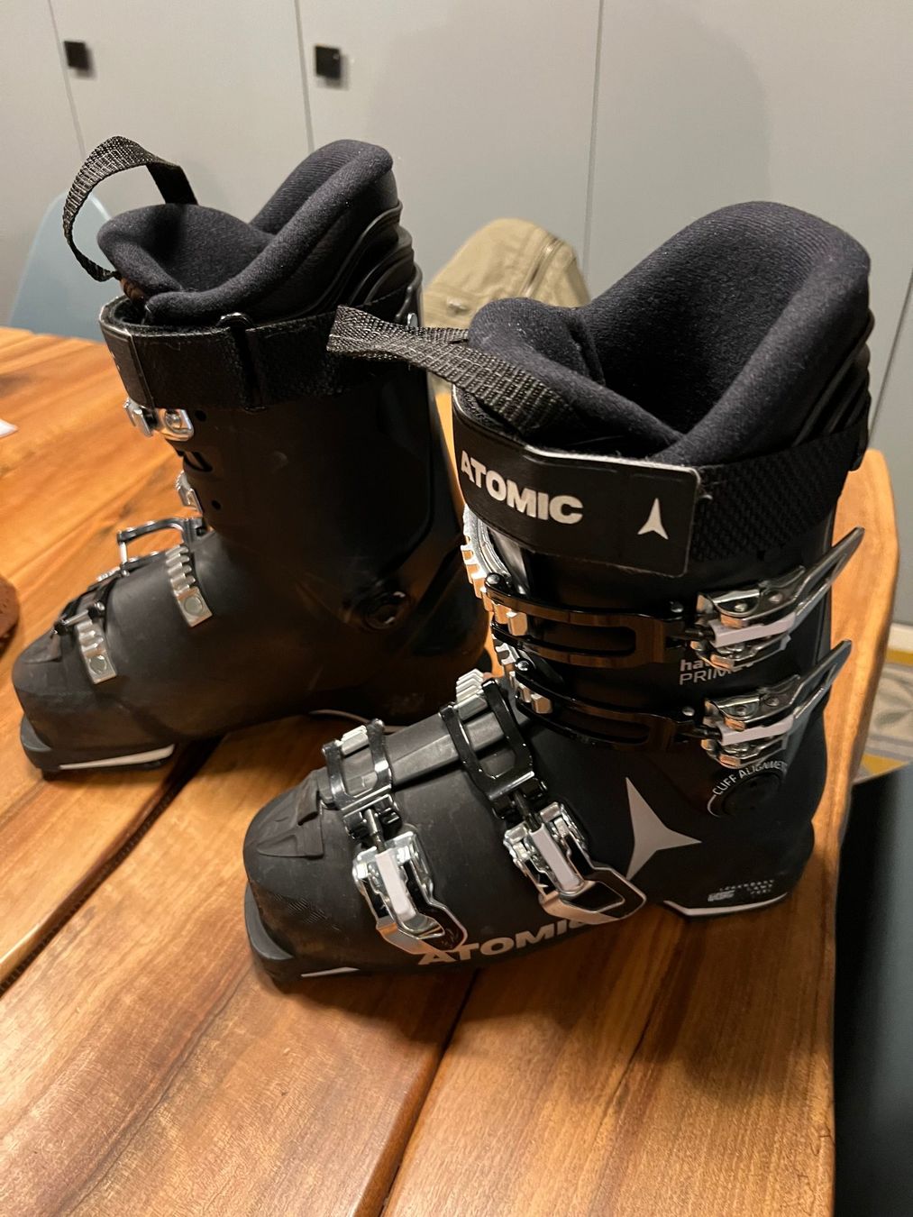 Atomic Skis: Chaussures de ski - Atomic – D'occasion à Athenaz (Avusy) par Drine1971 1