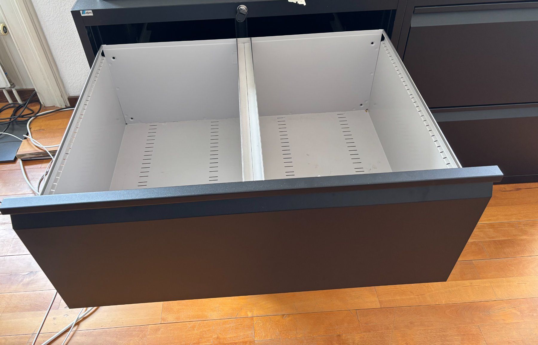 Lista Kommoden: Hängeregistermöbel Lista – Gebraucht aus Zürich von tre_jkl6 1