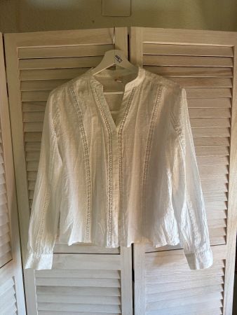 Damen Bluse weiss mit Lochstickerei guter Zustand