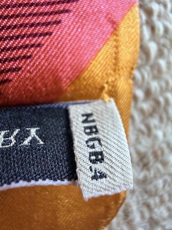 Foulard & Sciarpe: Burberry Seidenschal – Usato da Rougemont venduto da Kosmo0272 3