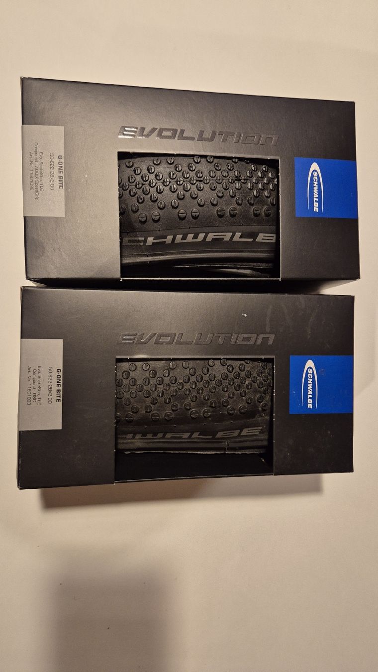 Pezzi di ricambio: Neuwertige Schwalbe G-One Bite Evolution Reifen, 2 Stk, neu – Nuovo e nell'imballaggio originale da Basel venduto da hernest