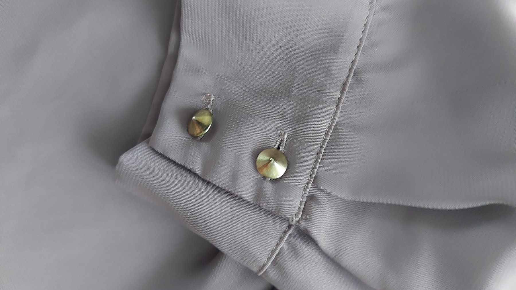 Mango Blusen: Elegante Bluse Mango mit Wasserfallkragen Gr. S  grau-braun – Gebraucht aus Pfäffikon ZH von siae 1