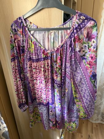 Blouse femme violette motif floral manches longues bon état
