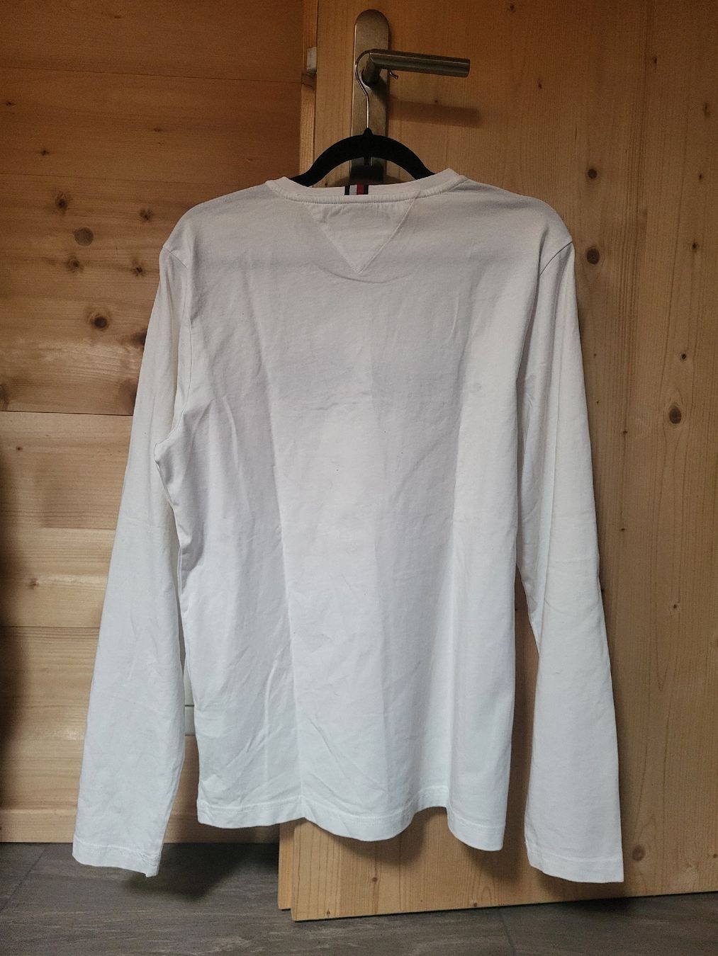 Tommy Hilfiger T-shirt: Tommy Hilfiger Shirt – Usato da Zweisimmen venduto da Adorable 1