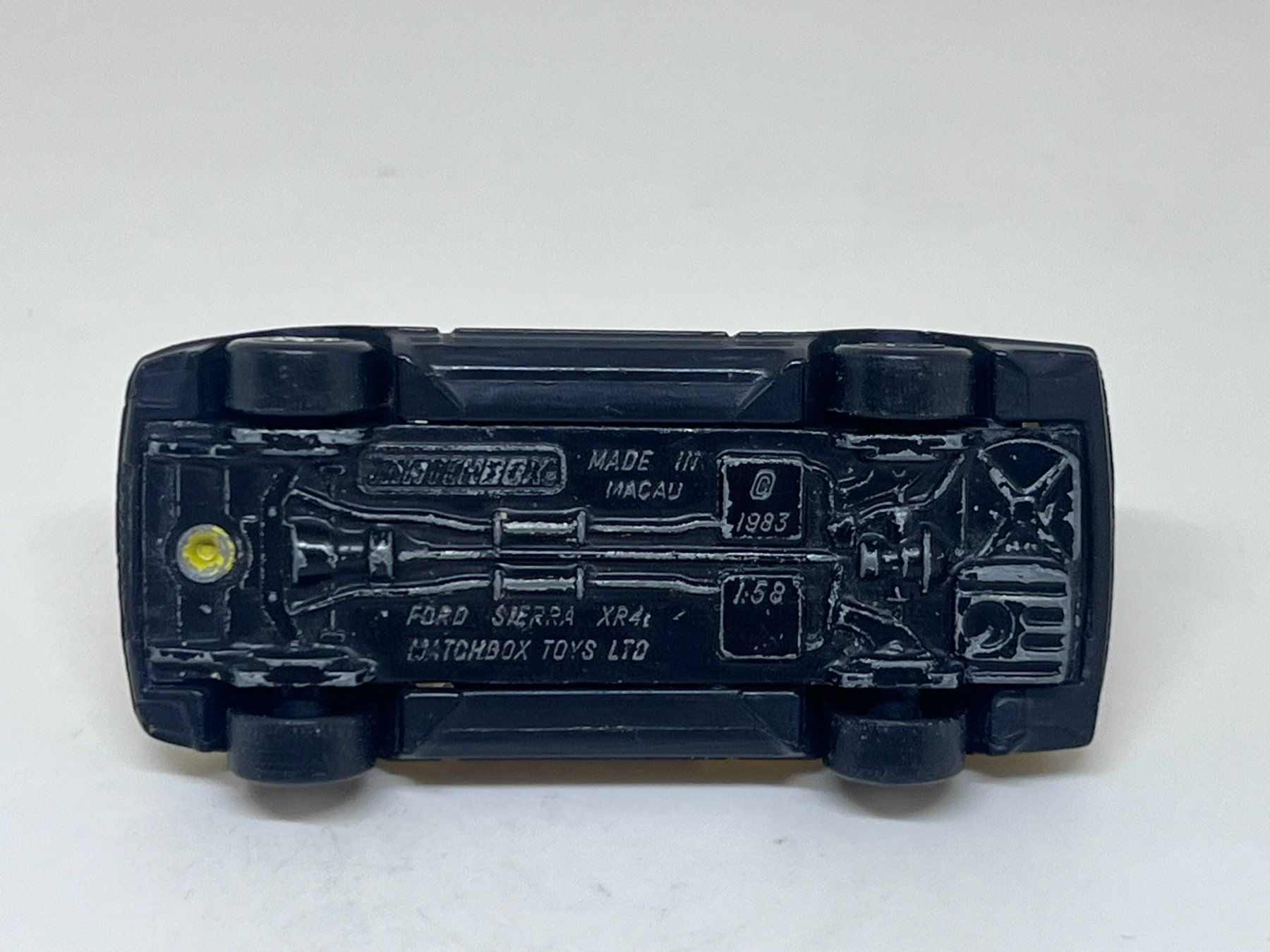 Matchbox Modellini d'auto: Matchbox Ford Sierra XR4i #679 – Usato da Wildegg venduto da LaaBoutique 3