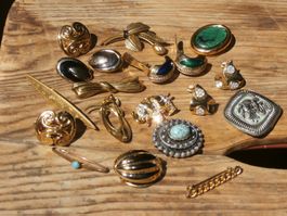 Lot Modeschmuck kein Gold kein Silber 1 Paar gest. amerik ?