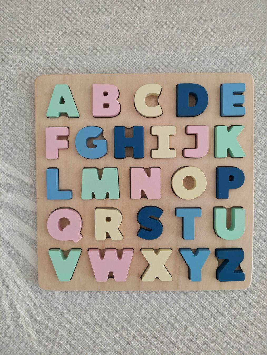 Puzzles: Holz Alphabet Puzzle Buchstaben – D'occasion à Orpund par zovi01