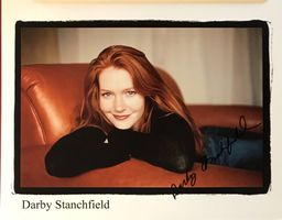 Darby Stanchfield 1971- Autogramm signiert Foto 20x25cm
