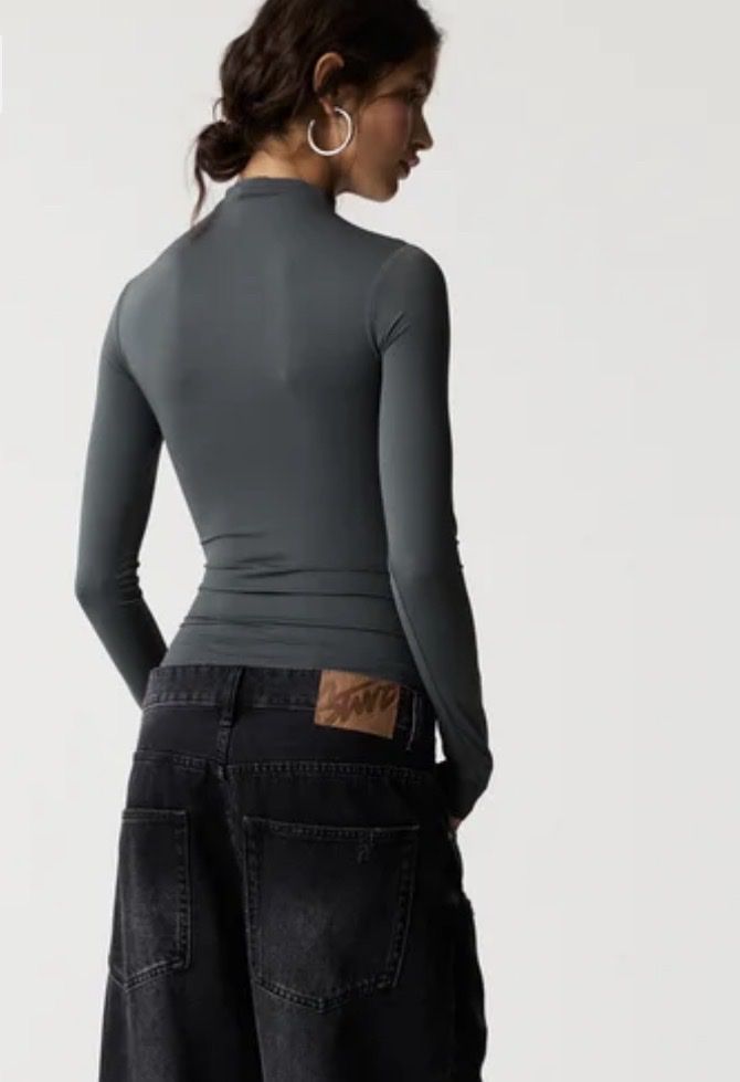 Top: Body Langarm Grau Grösse S neu – Nuovo (secondo la descrizione) da Zürich venduto da 123456789juju 1