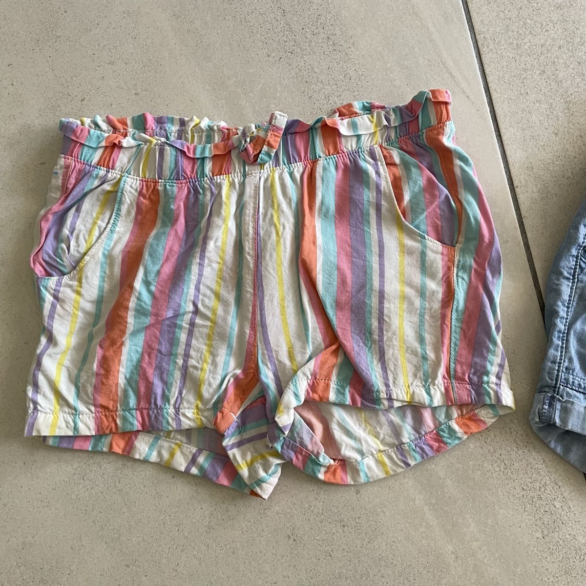 Pantaloni: Kurze Hosen 122/128  – Usato da Oetwil am See venduto da mar_t7ct 2